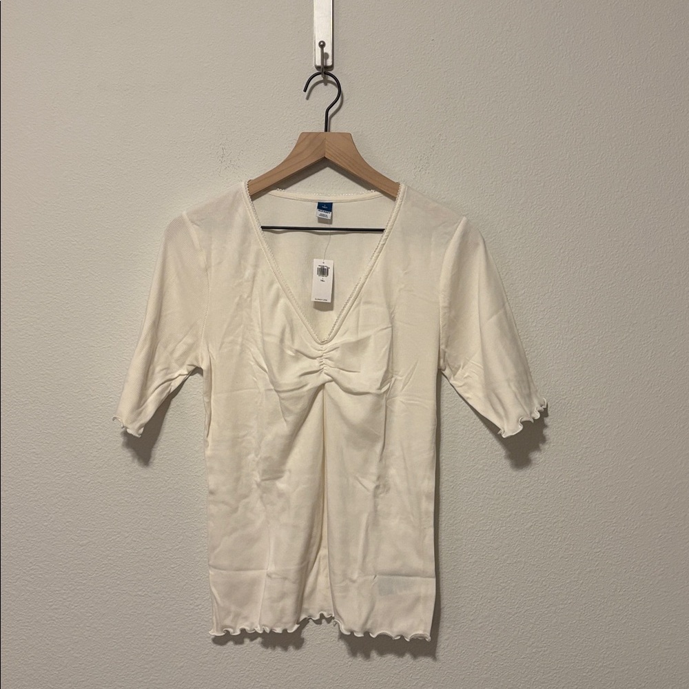 Old Navy Ruffle-Trim Ribbed Top - Picture 6 of 9